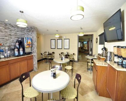 Best Western Norwalk - image 15