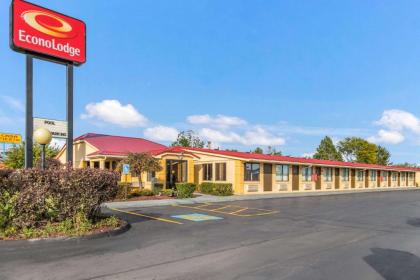 Econo Lodge Norwalk - image 8