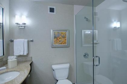 Hilton Garden Inn Norwalk - image 10