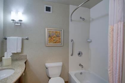 Hilton Garden Inn Norwalk - image 11