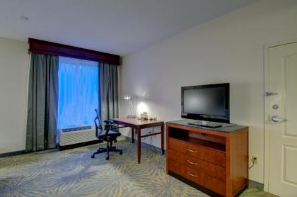 Hilton Garden Inn Norwalk - image 18