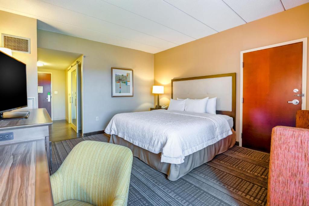 Hampton Inn Boston-Norwood - image 2