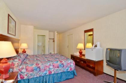 America's Best Value Inn of Novato - image 9