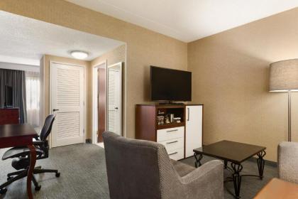 DoubleTree by Hilton Detroit Novi - image 14