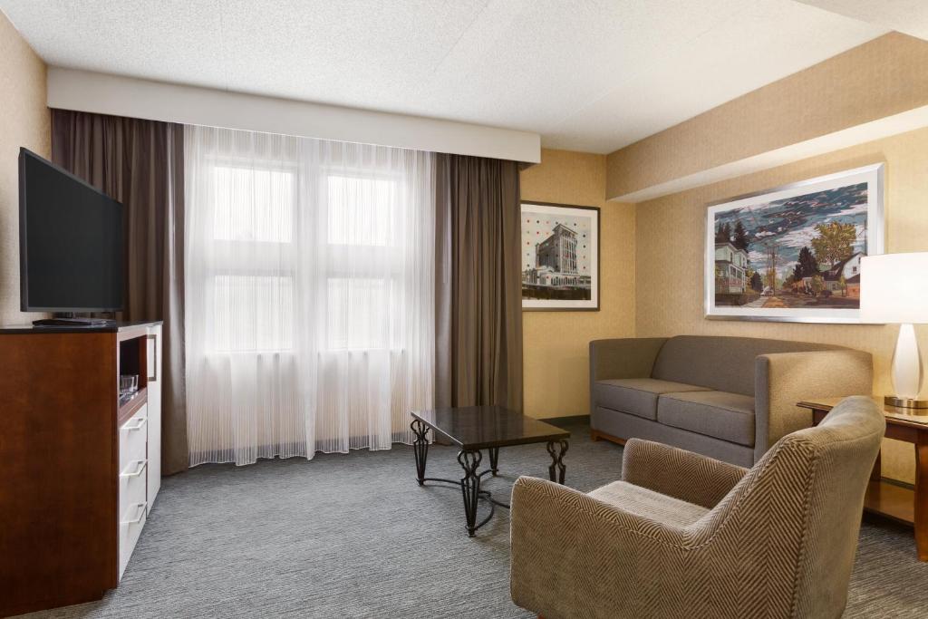 DoubleTree by Hilton Detroit Novi - image 6