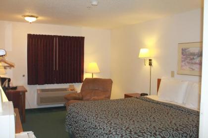 Econo Lodge Oacoma - image 12