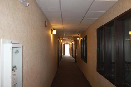 Econo Lodge Oacoma - image 15