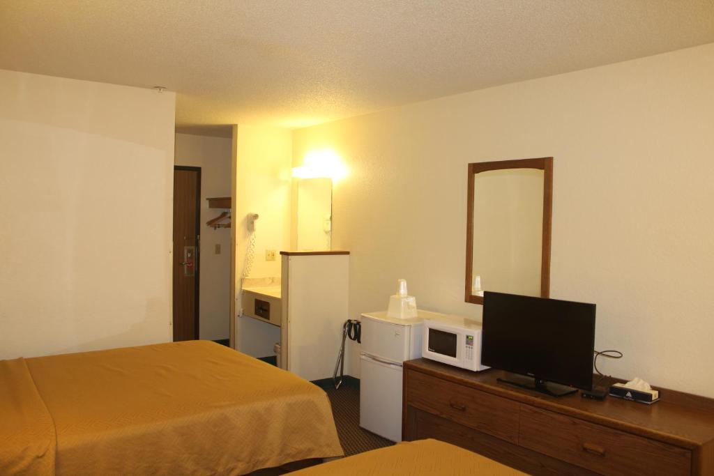 Econo Lodge Oacoma - image 3