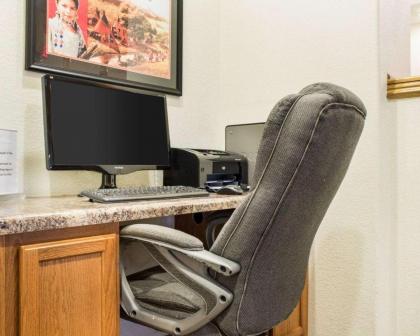 Quality Inn Oacoma - image 2