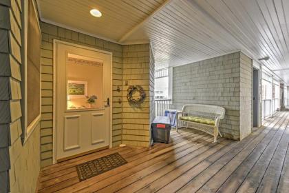 Breezy Oak Bluffs Condo - Steps to Inkwell Beach! - image 10