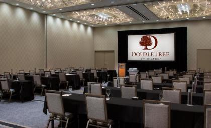 DoubleTree by Hilton Chicago - Oak Brook - image 13