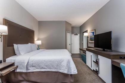 Hampton Inn Milwaukee Airport - image 17