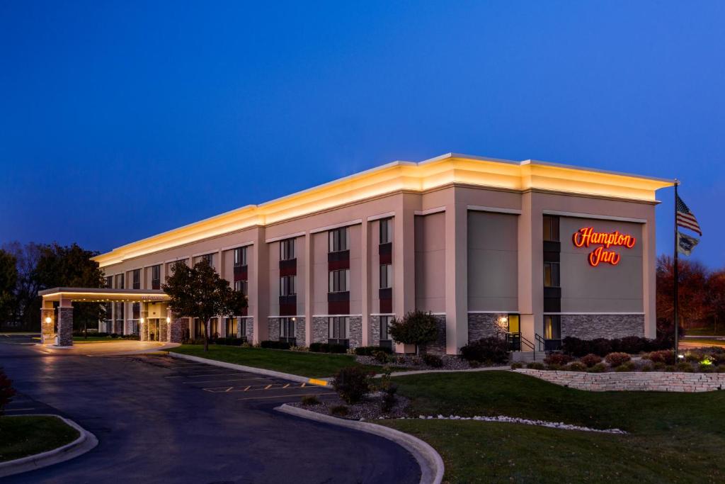 Hampton Inn Milwaukee Airport - image 6