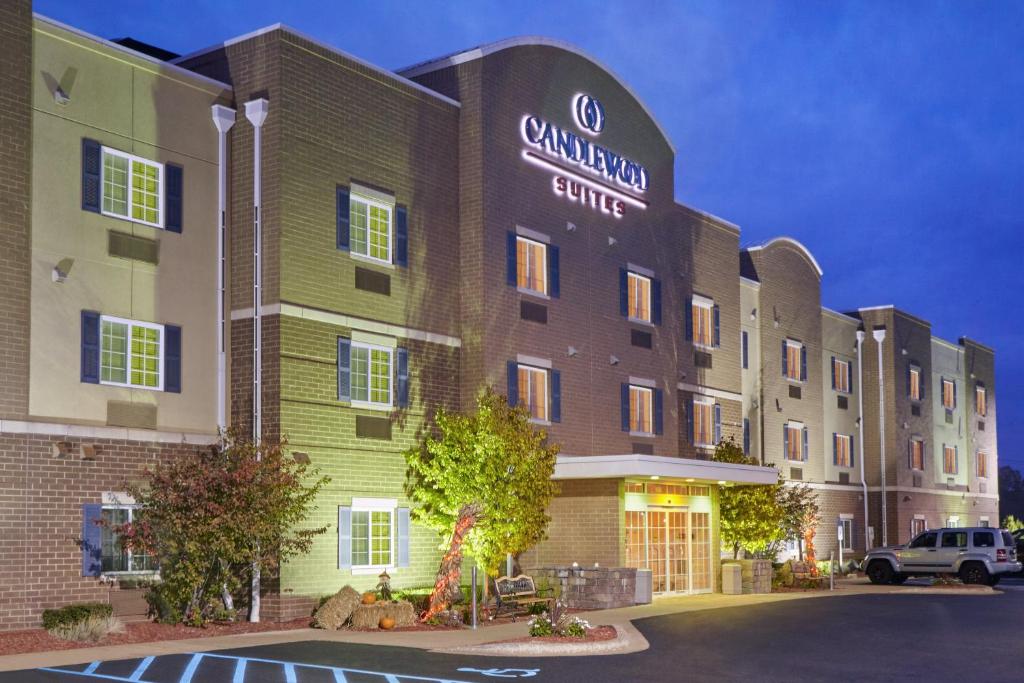 Candlewood Suites Milwaukee Airport - Oak Creek an IHG Hotel - main image