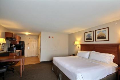 Candlewood Suites Milwaukee Airport - Oak Creek an IHG Hotel - image 14