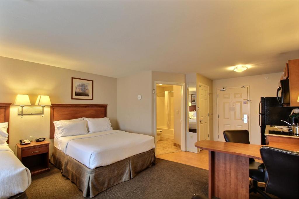 Candlewood Suites Milwaukee Airport - Oak Creek an IHG Hotel - image 6