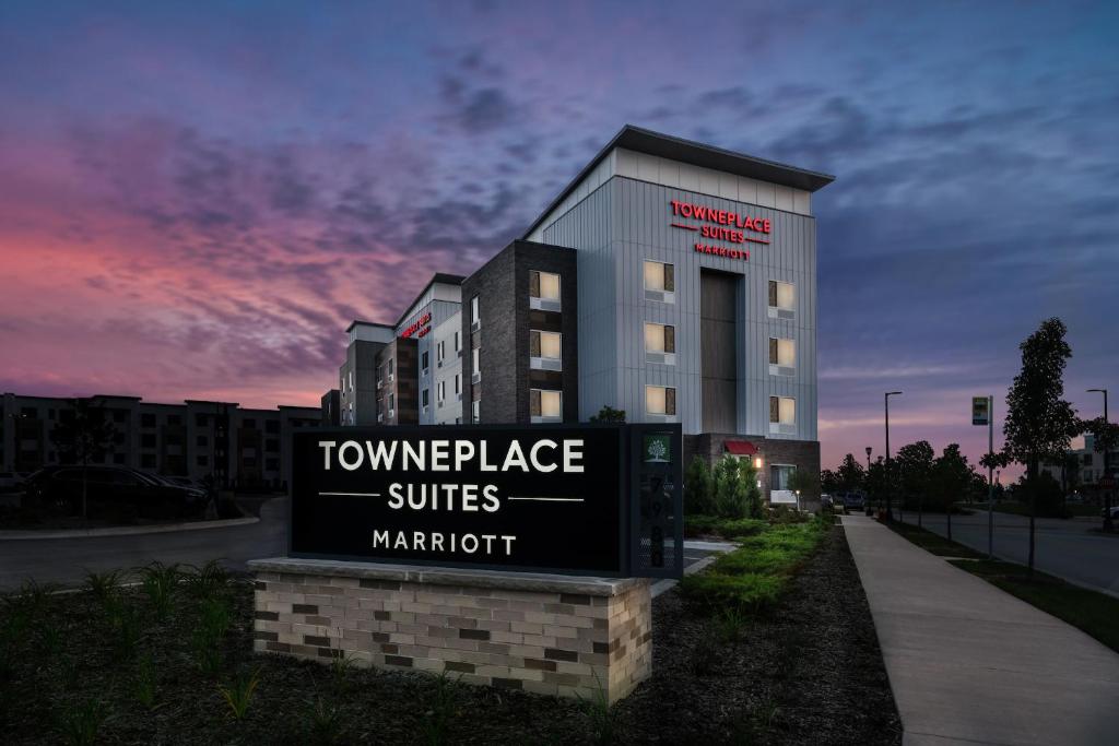 TownePlace Suites by Marriott Milwaukee Oak Creek - main image