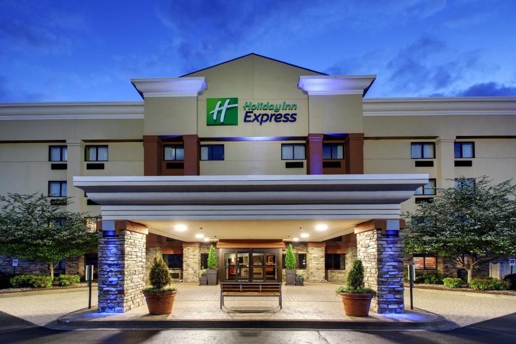 Holiday Inn Express Hotel Fort Campbell-Oak Grove an IHG Hotel - main image