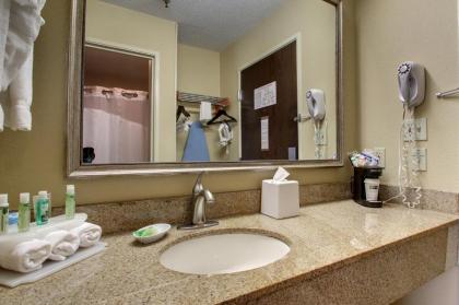 Holiday Inn Express Hotel Fort Campbell-Oak Grove an IHG Hotel - image 9