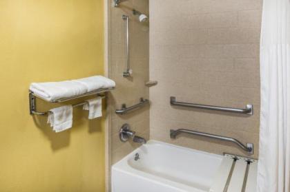 Days Inn by Wyndham Oak Grove/Ft. Campbell - image 3