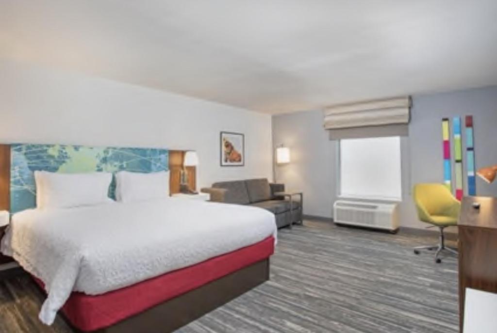 Hampton Inn Oak Grove Fort Campbell - image 6