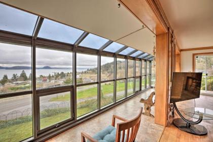 Family Home with Skagit Bay View - 6 Mi to Downtown! - image 2