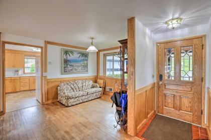 Family Home with Skagit Bay View - 6 Mi to Downtown! - image 7