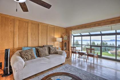 Family Home with Skagit Bay View - 6 Mi to Downtown! - image 9