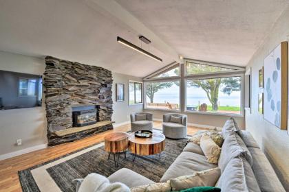 Chic Oceanfront Retreat with Deck and Mountain Views! - image 1