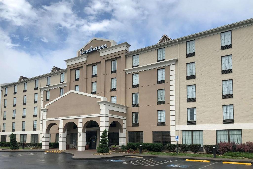 Comfort Inn Oak Ridge - main image