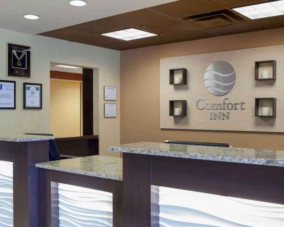 Comfort Inn Oak Ridge - image 4