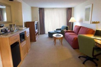 Hilton Suites Chicago/Oakbrook Terrace - image 2