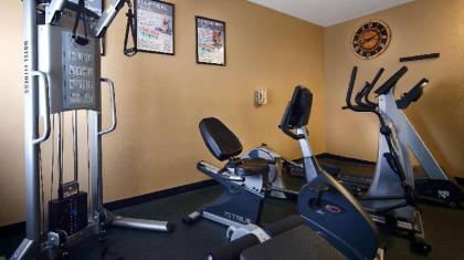 Best Western Oakdale Inn - image 9