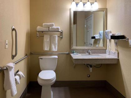 Comfort Inn Saint Paul East - image 18