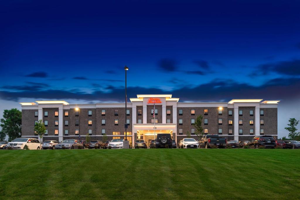 Hampton Inn & Suites Saint Paul Woodbury Oakdale by Hilton - main image