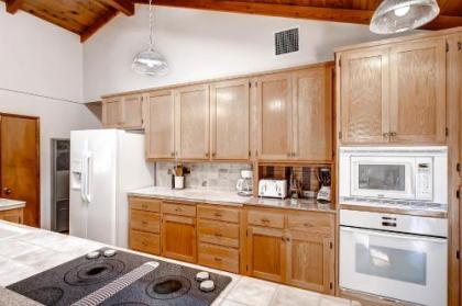 Trout Creek Lodge - 3BR/2BA Home - image 5