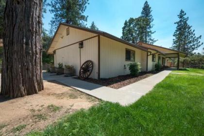 Yosemite's Blue Bird Ranch