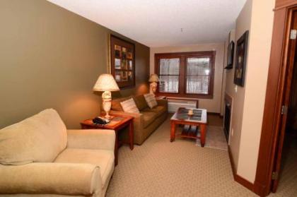 A121- Lakeview suite one bedroom private balcony easy access to hotel lobby!