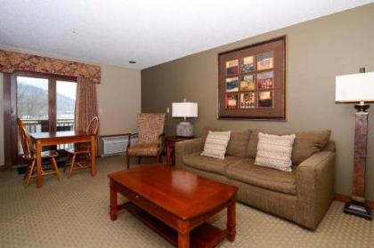 A209 - Studio Style Suite with Lake View Free WIFI and Balcony!