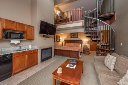 A310- Standard view studio & loft sleeps 6 cozy fireplace & free wifi!