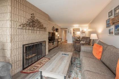 204B - Cozy Lakefront One Bedroom Condo Private Patio Free WIFI! - image 2