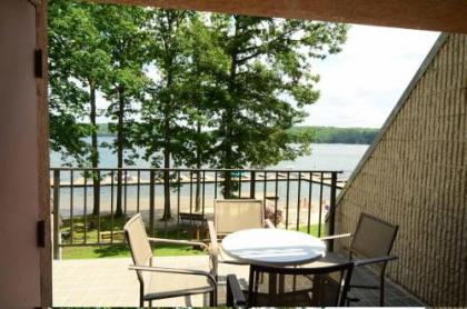 205A   Lakefront Efficiency Condo Expansive Lake Views Fireplace Free WIFI Maryland