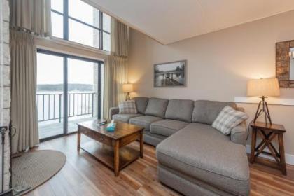 503F - Lakefront 3 Level Condo with 3 Bedrooms 2 Baths Recently Renovated!