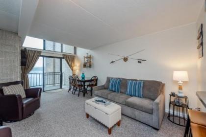 506G - Spacious Lakefront 2 Bedroom Condo with Free WIFI!