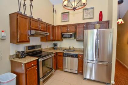 710H - Lakefront Studio Condo with Full Kitchen Free WIFI!