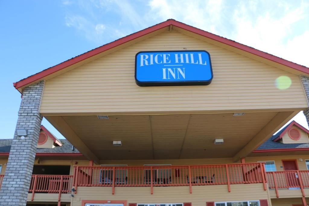 Rice Hill Inn - image 5