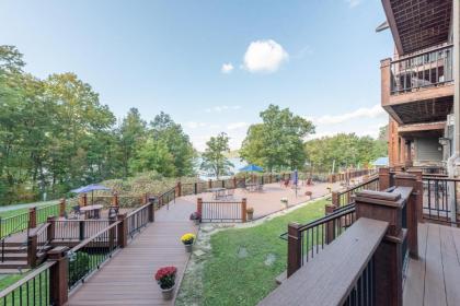 A125 - Studio Suite with Lake View End Unit with Private Balcony Cozy Fireplace! - image 16