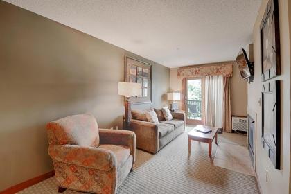 A207- One bedroom suite has a private balcony to enjoy views of the lake! - image 1