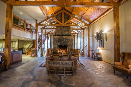 A310- Standard view studio & loft sleeps 6 cozy fireplace & free wifi! - image 16