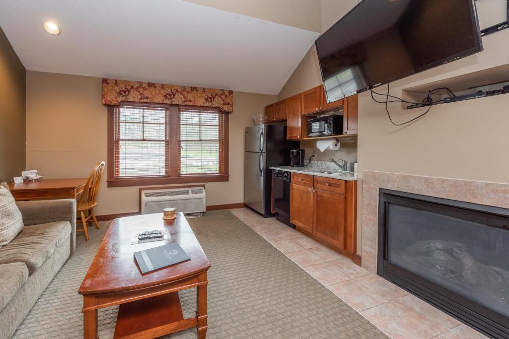 A310- Standard view studio & loft sleeps 6 cozy fireplace & free wifi! - image 3